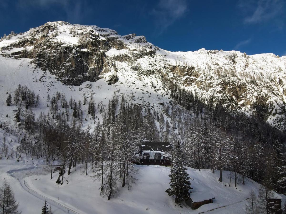 Hotel Erjavceva Mountain Hut At Vrsic Pass Kranjska Gora Esterno foto