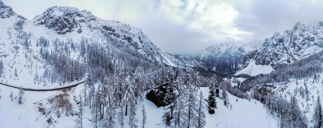 Hotel Erjavceva Mountain Hut At Vrsic Pass Kranjska Gora Esterno foto