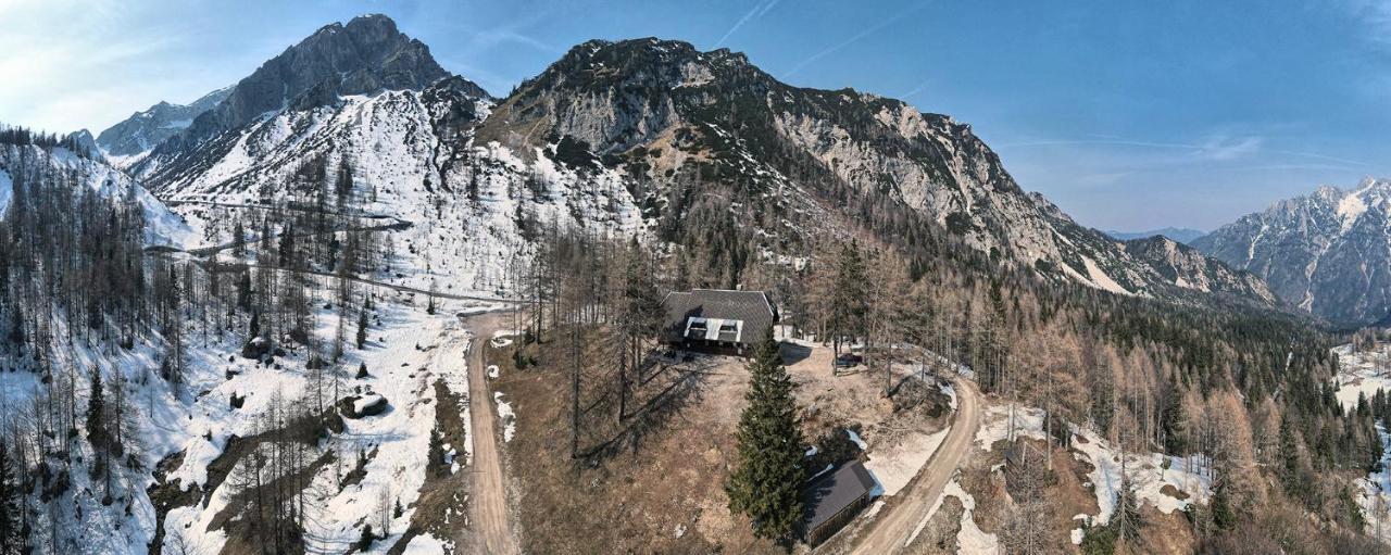 Hotel Erjavceva Mountain Hut At Vrsic Pass Kranjska Gora Esterno foto