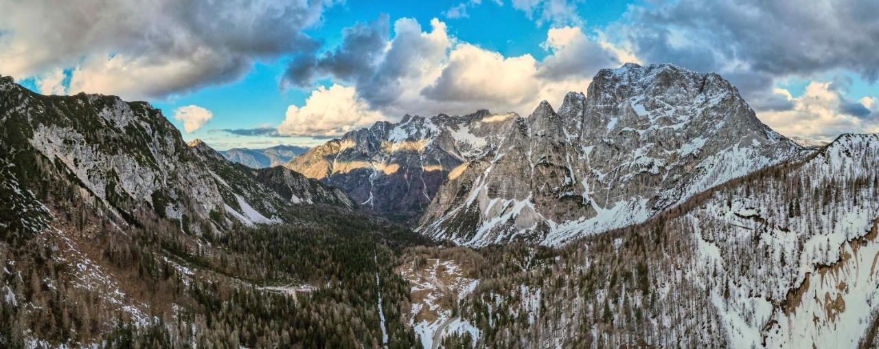 Hotel Erjavceva Mountain Hut At Vrsic Pass Kranjska Gora Esterno foto