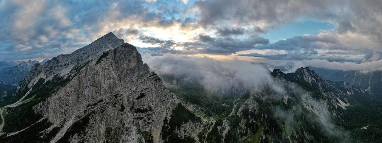Hotel Erjavceva Mountain Hut At Vrsic Pass Kranjska Gora Esterno foto